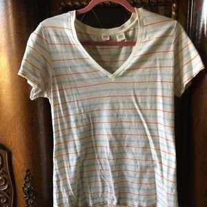 Levi’s vintage v-neck tee